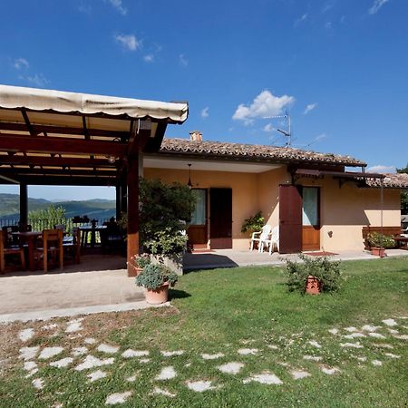 Agriturismo Il Castello Asís Exterior foto
