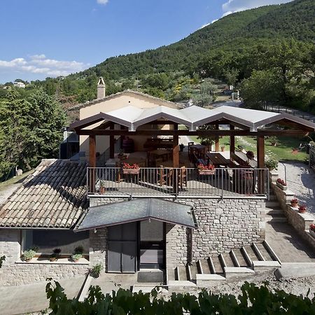 Agriturismo Il Castello Asís Exterior foto