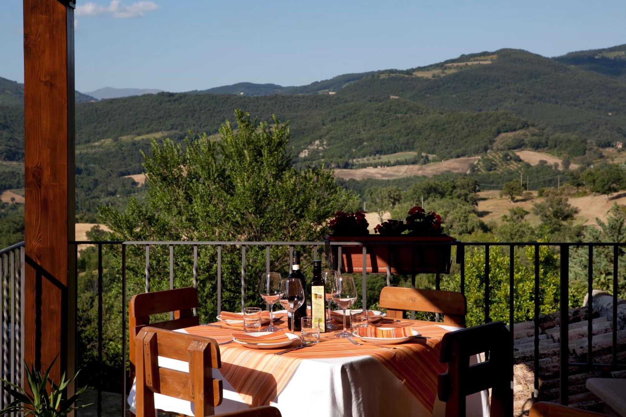 Agriturismo Il Castello Asís Exterior foto
