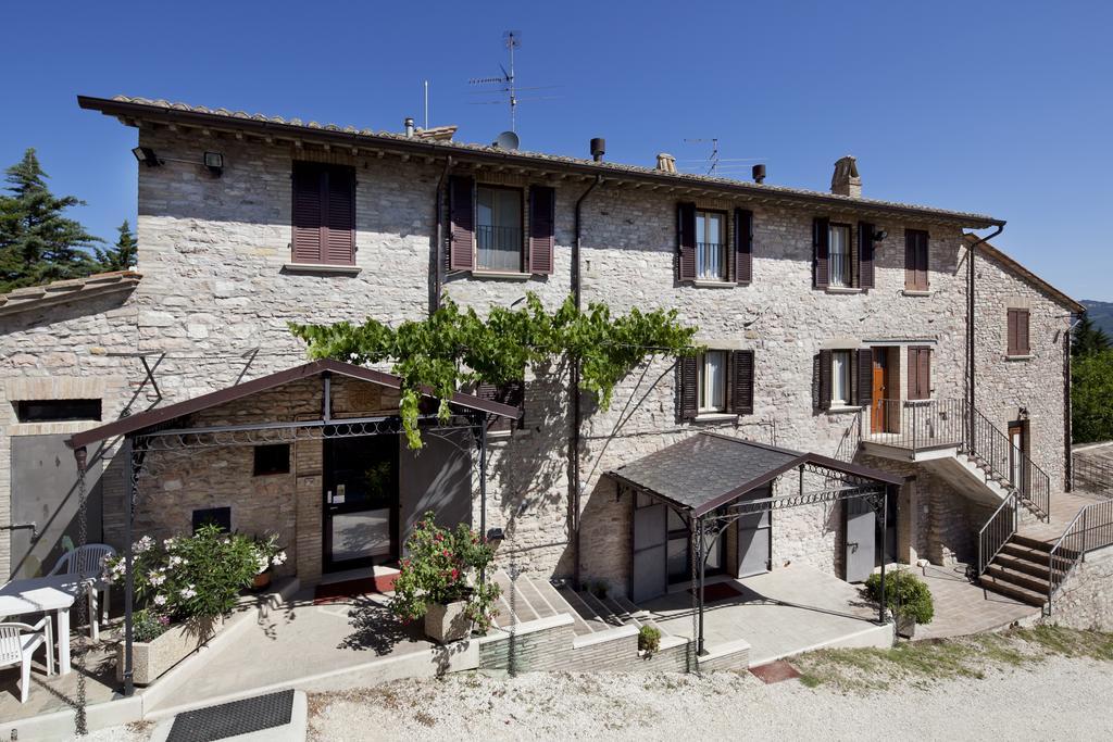 Agriturismo Il Castello Asís Exterior foto