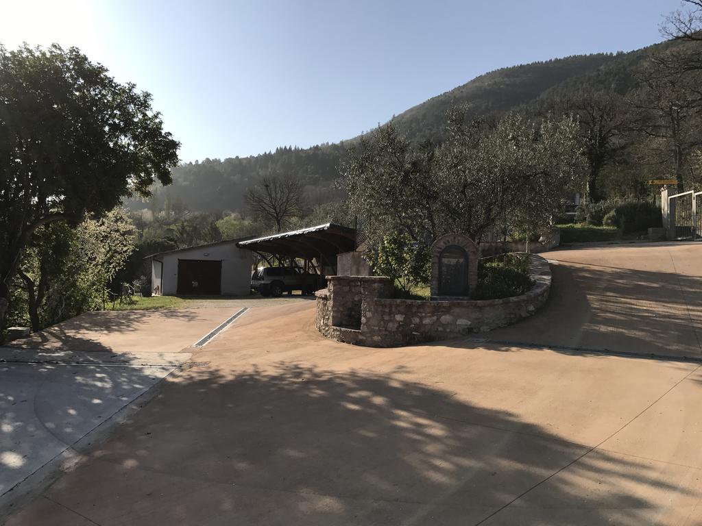 Agriturismo Il Castello Asís Exterior foto