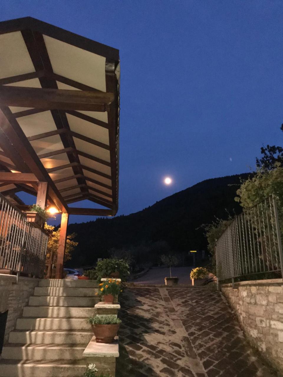 Agriturismo Il Castello Asís Exterior foto