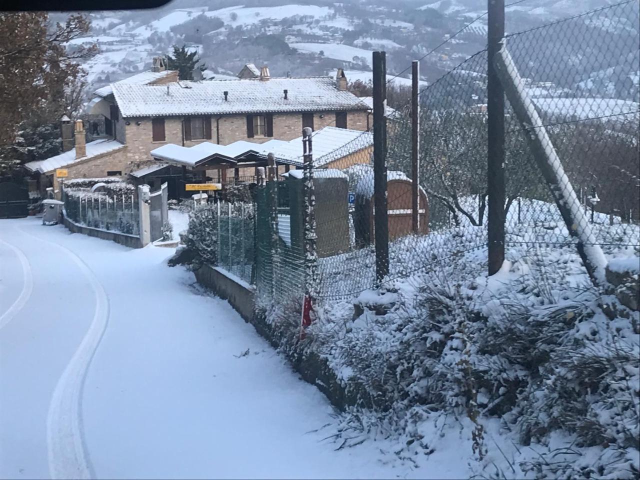Agriturismo Il Castello Asís Exterior foto